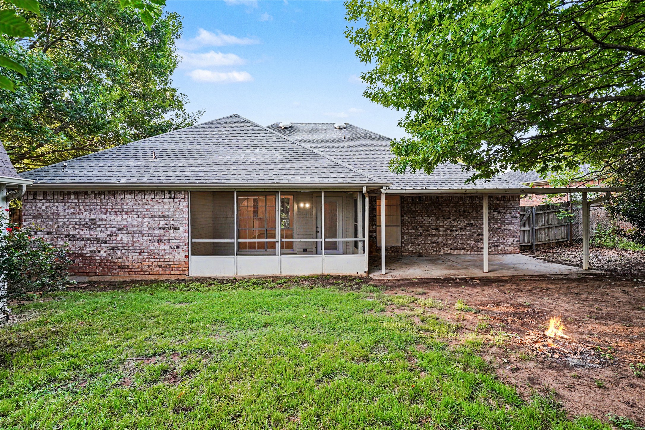 1504 Clover Lane Granbury TX 76048