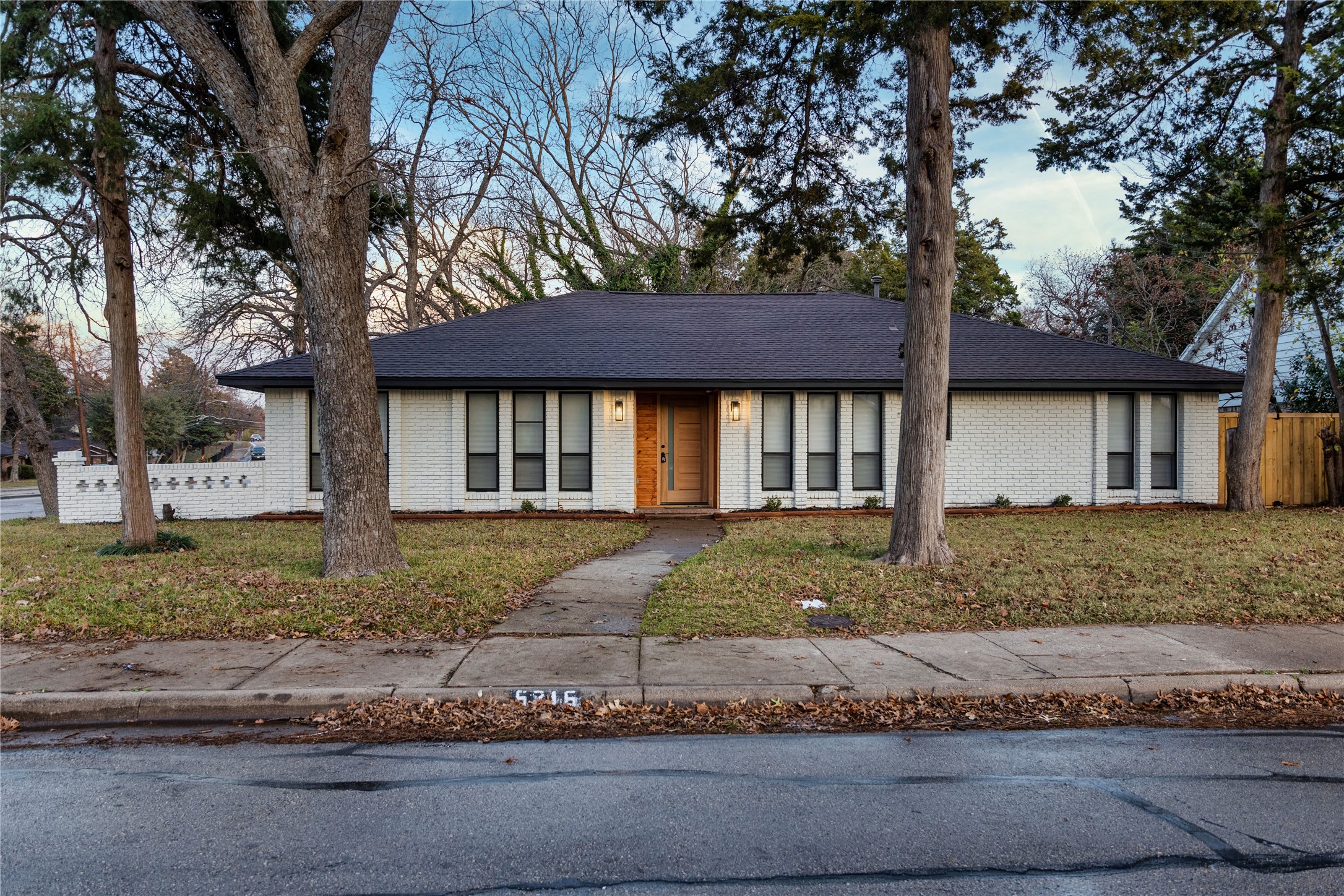 6216 Autumn Woods Trail Dallas TX 75232