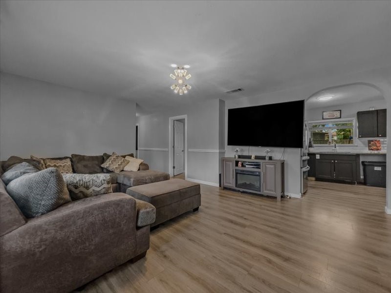 1310 E Inwood Drive Arlington TX 76010