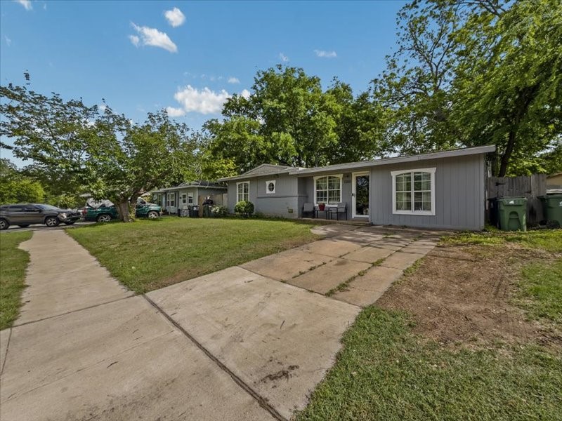 1310 E Inwood Drive Arlington TX 76010