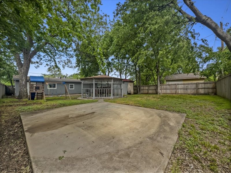 1310 E Inwood Drive Arlington TX 76010