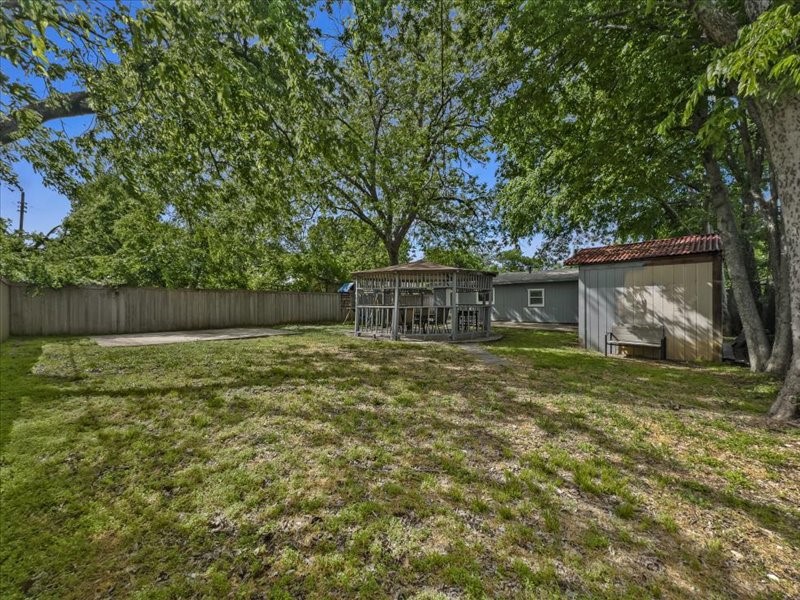 1310 E Inwood Drive Arlington TX 76010