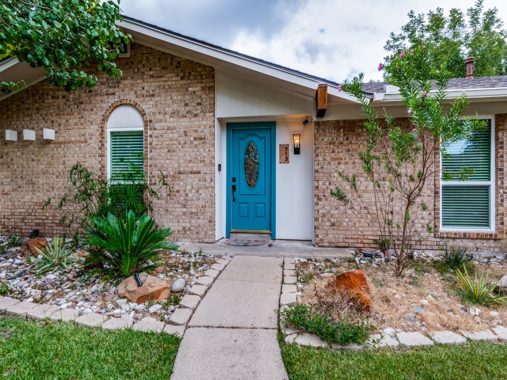 713 Woodcastle Drive Garland TX 75040