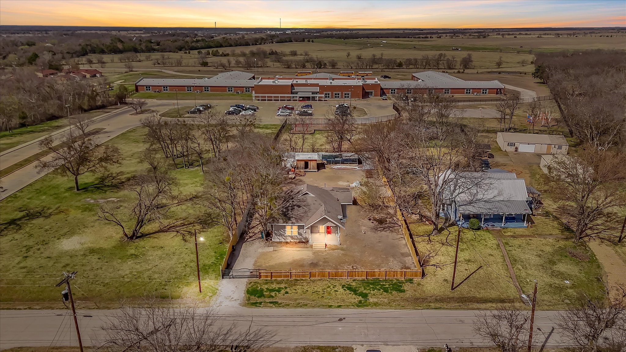 607 E 8th Street Kemp TX 75143