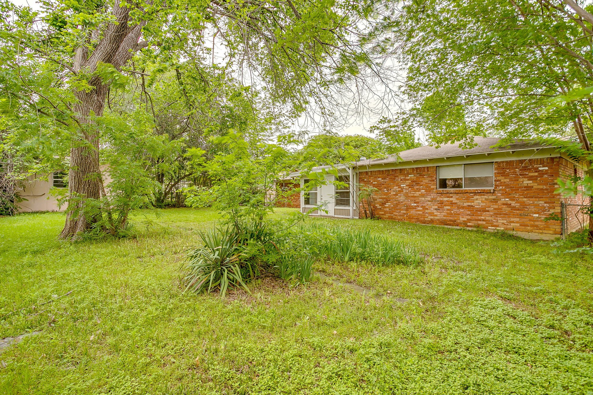 2008 Terbet Lane Fort Worth TX 76112