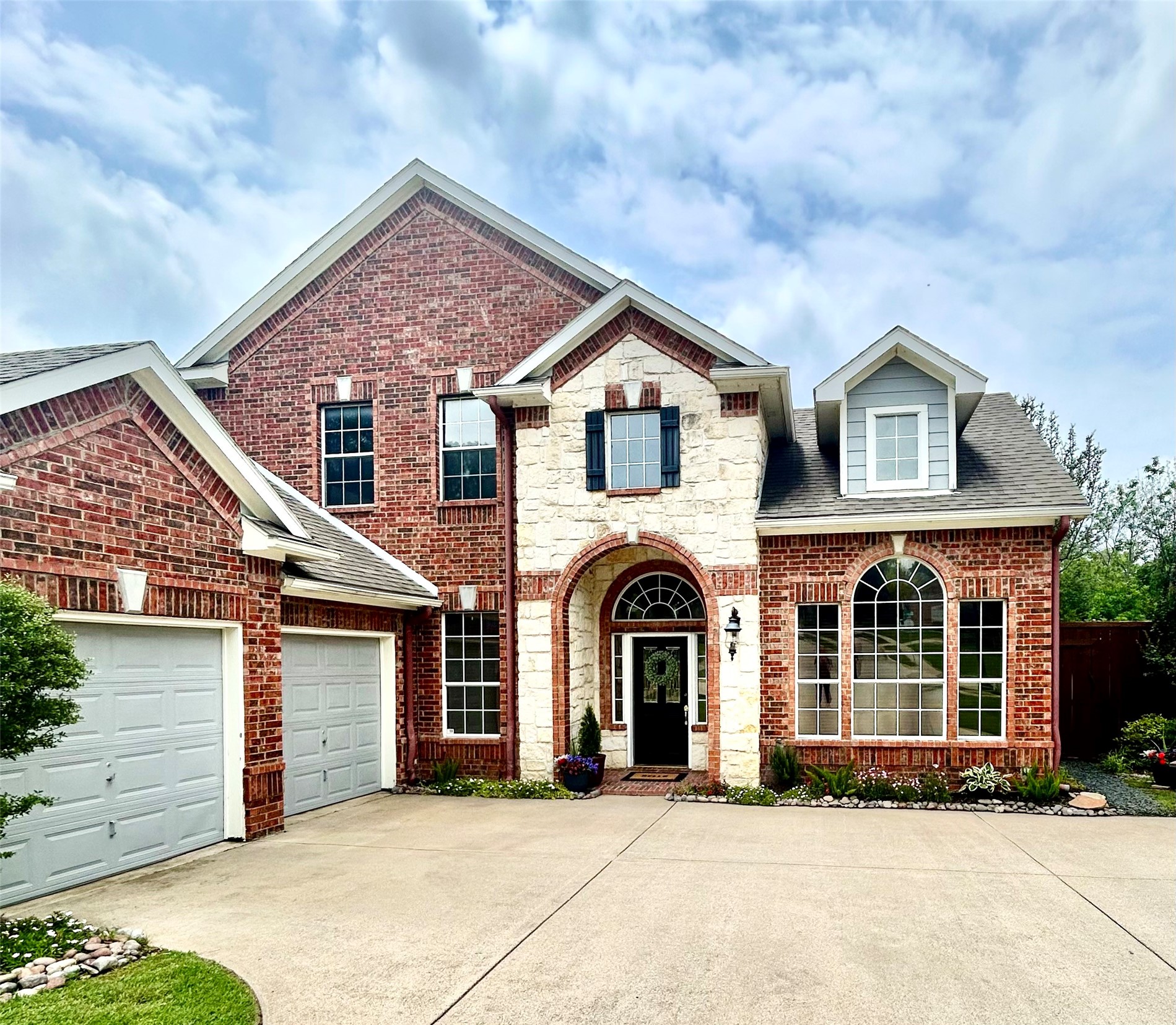2402 Indian Trail Rowlett TX 75088