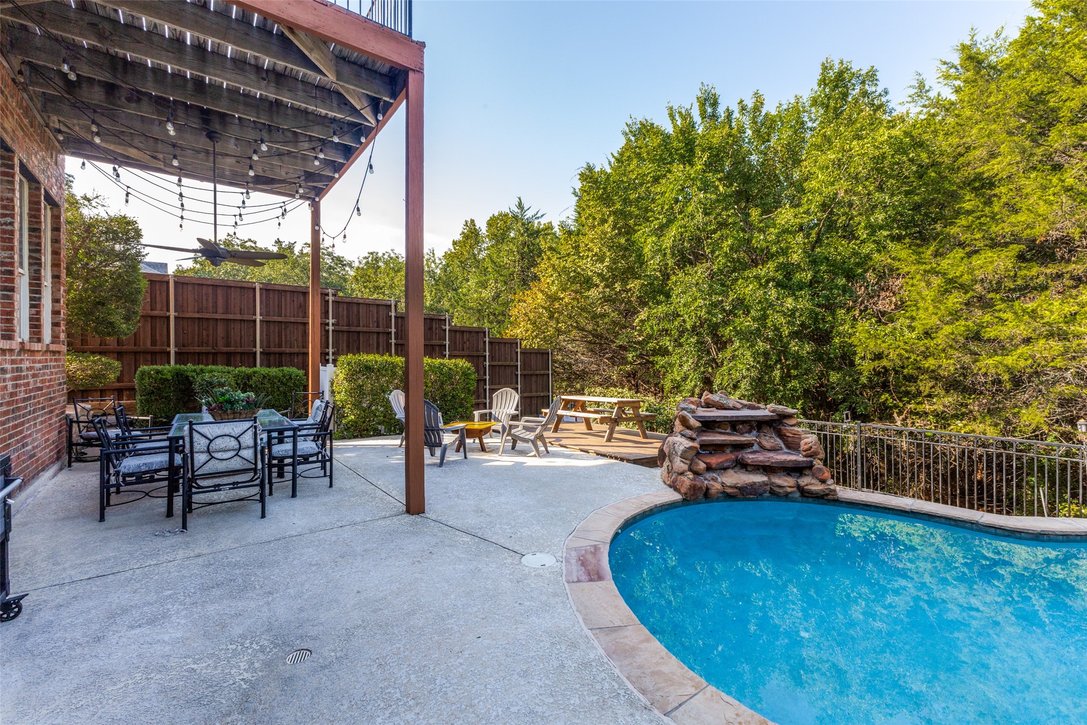 2402 Indian Trail Rowlett TX 75088