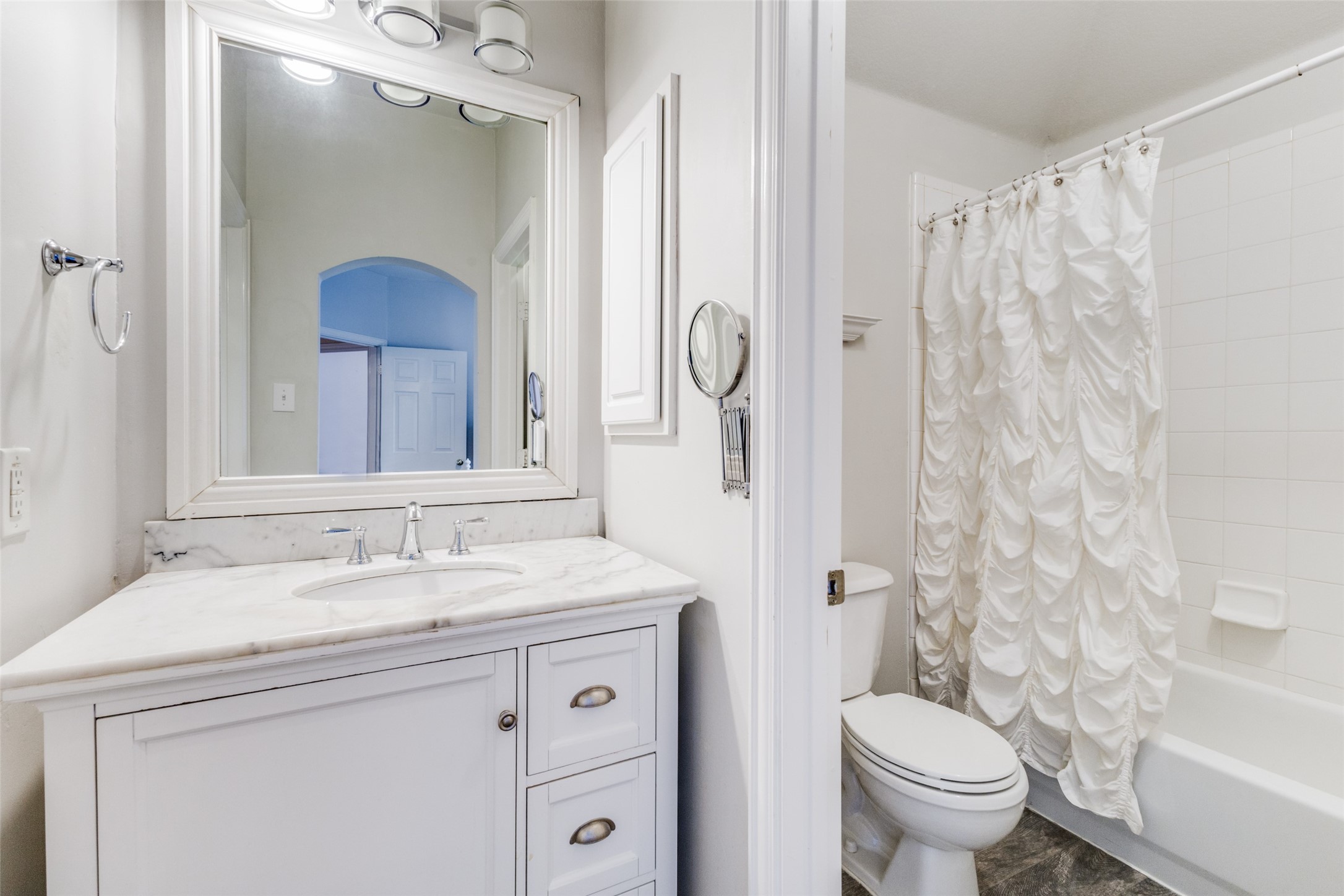 2402 Indian Trail Rowlett TX 75088