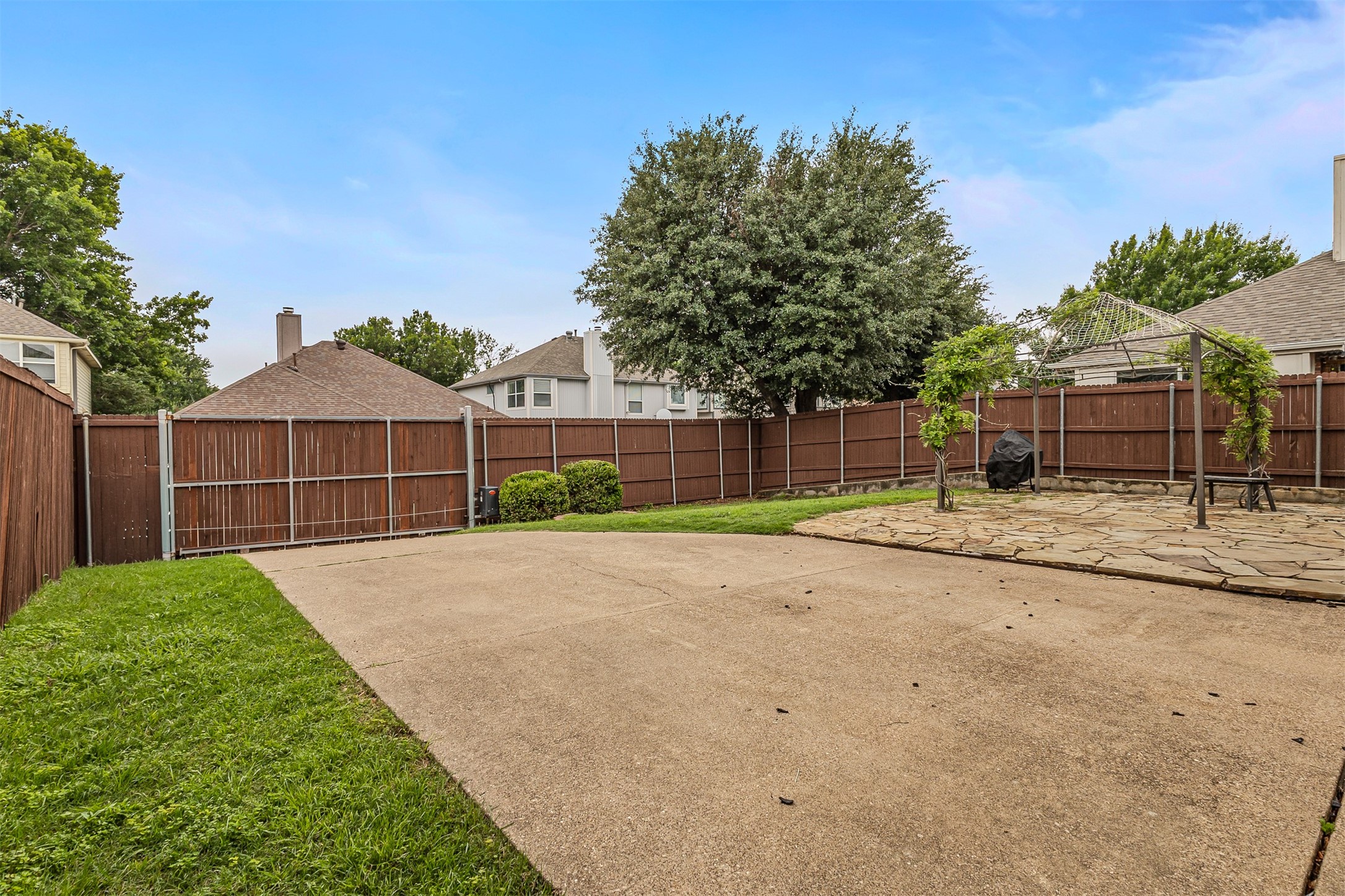 1116 Heather Lane Carrollton TX 75010