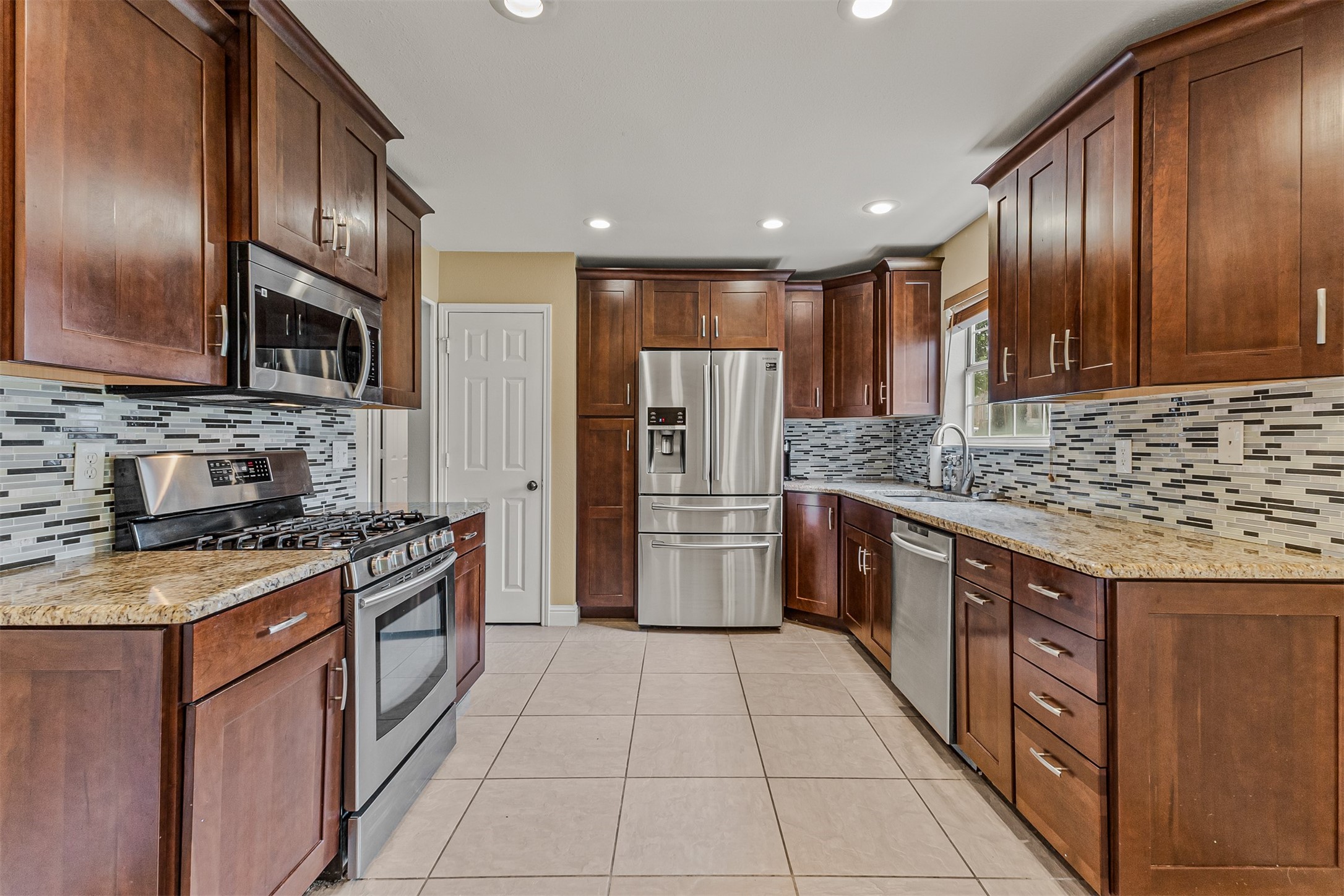 1116 Heather Lane Carrollton TX 75010