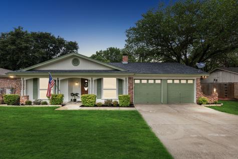 2145 Mountainview Drive Hurst TX 76054
