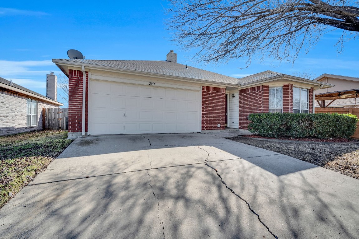 2015 N Kirbywood Trail Grand Prairie TX 75052