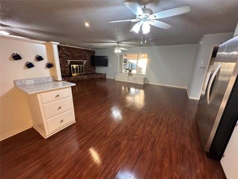 107 N Arkansas Street Seymour TX 76380