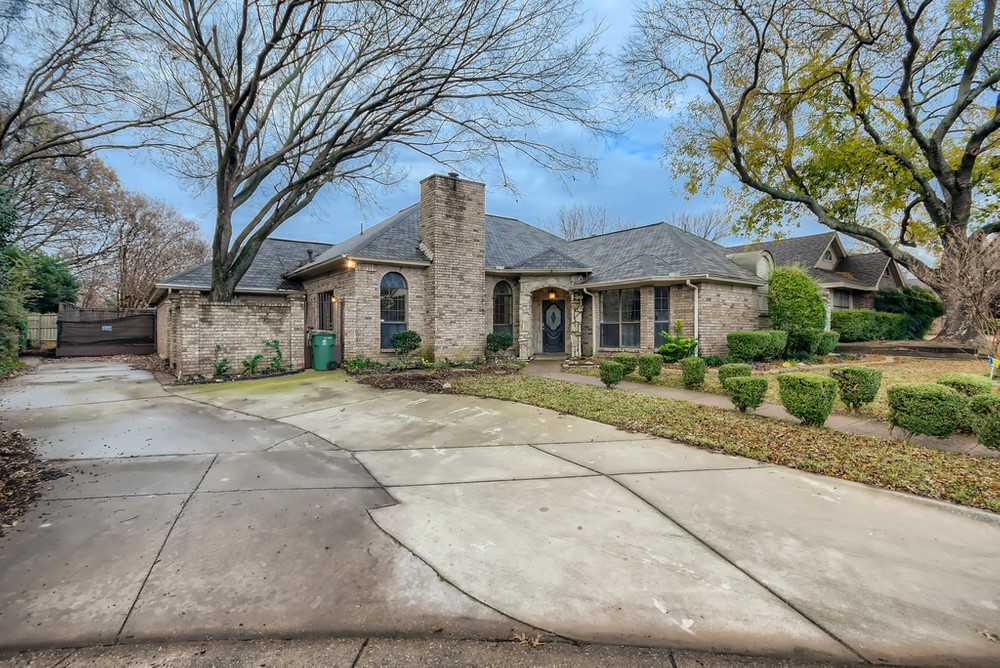 714 Gunnison Court Arlington TX 76006