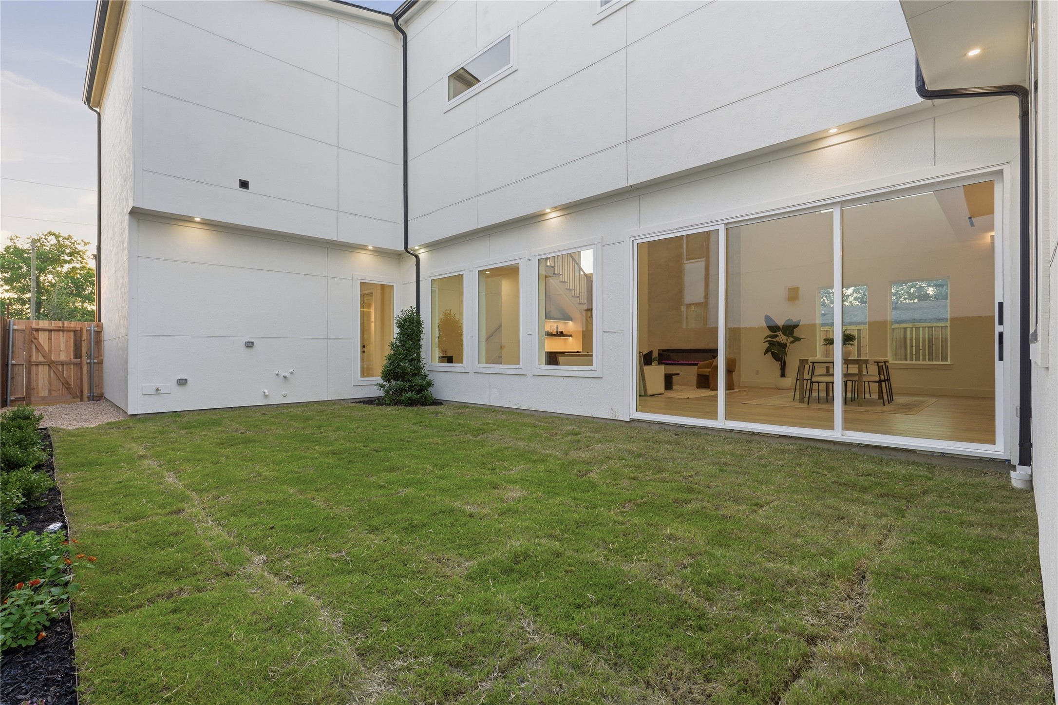 3358 Sylvan Avenue Dallas TX 75212