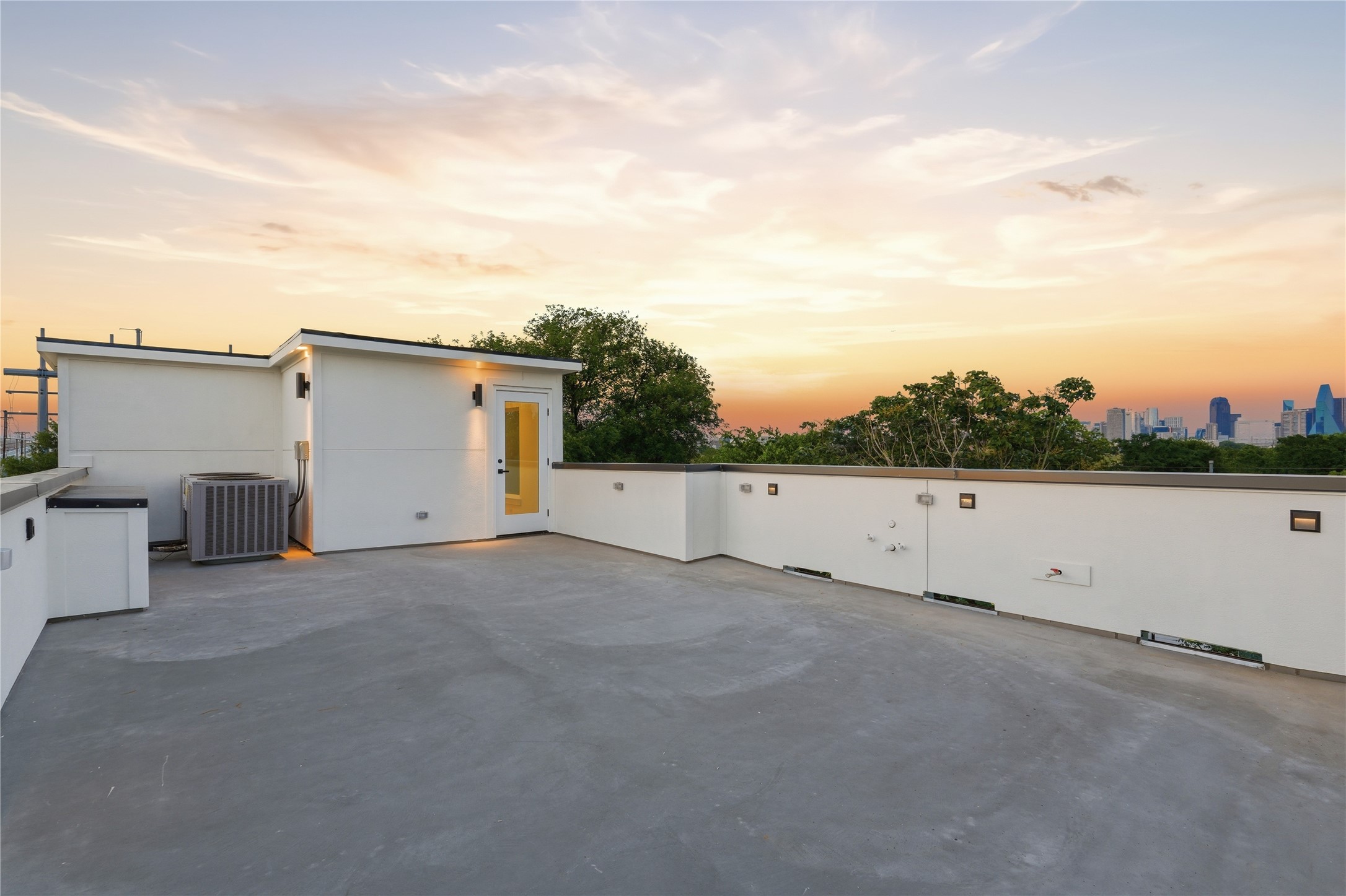 3358 Sylvan Avenue Dallas TX 75212