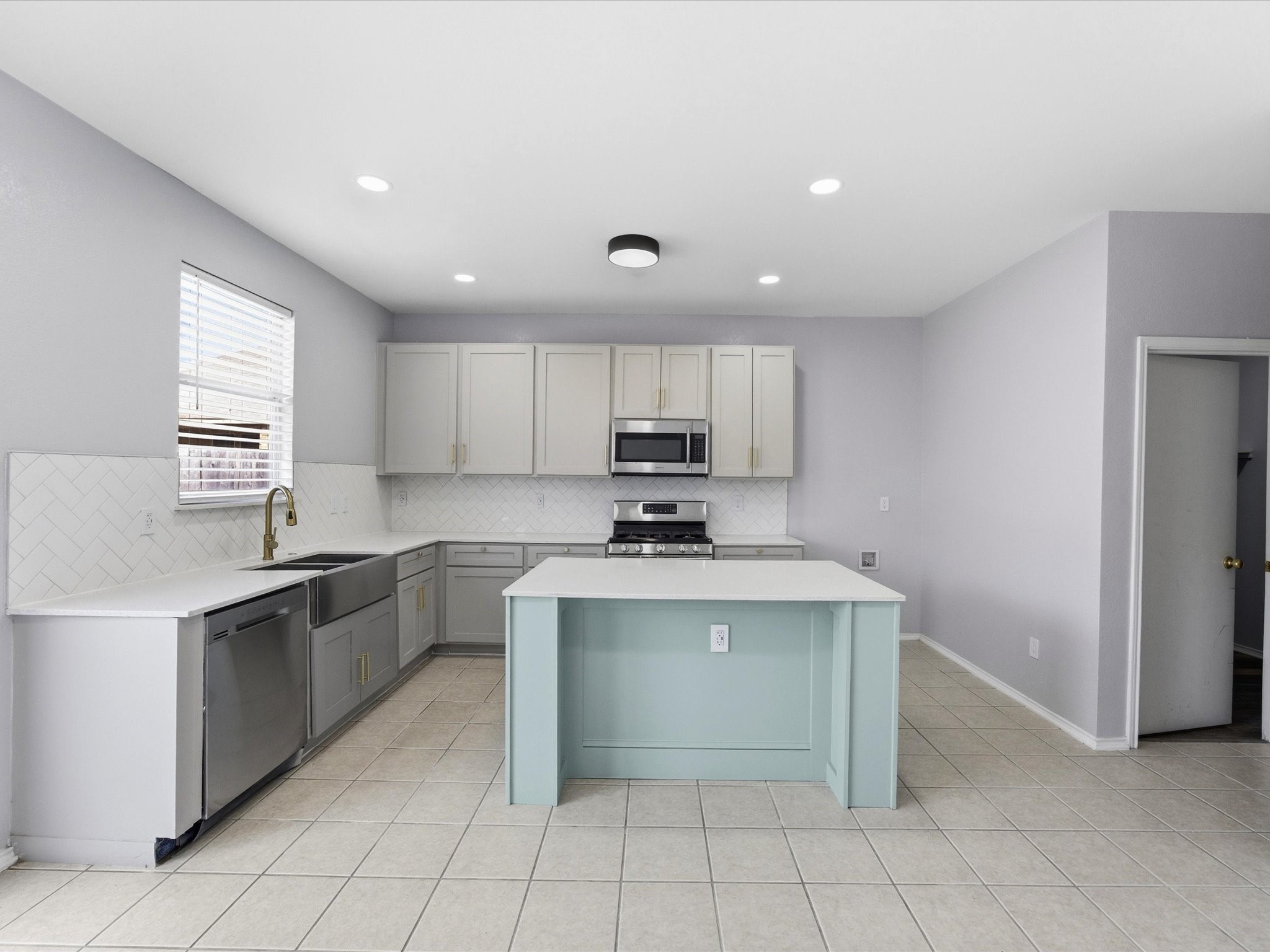 137 Heritage Drive Crowley TX 76036