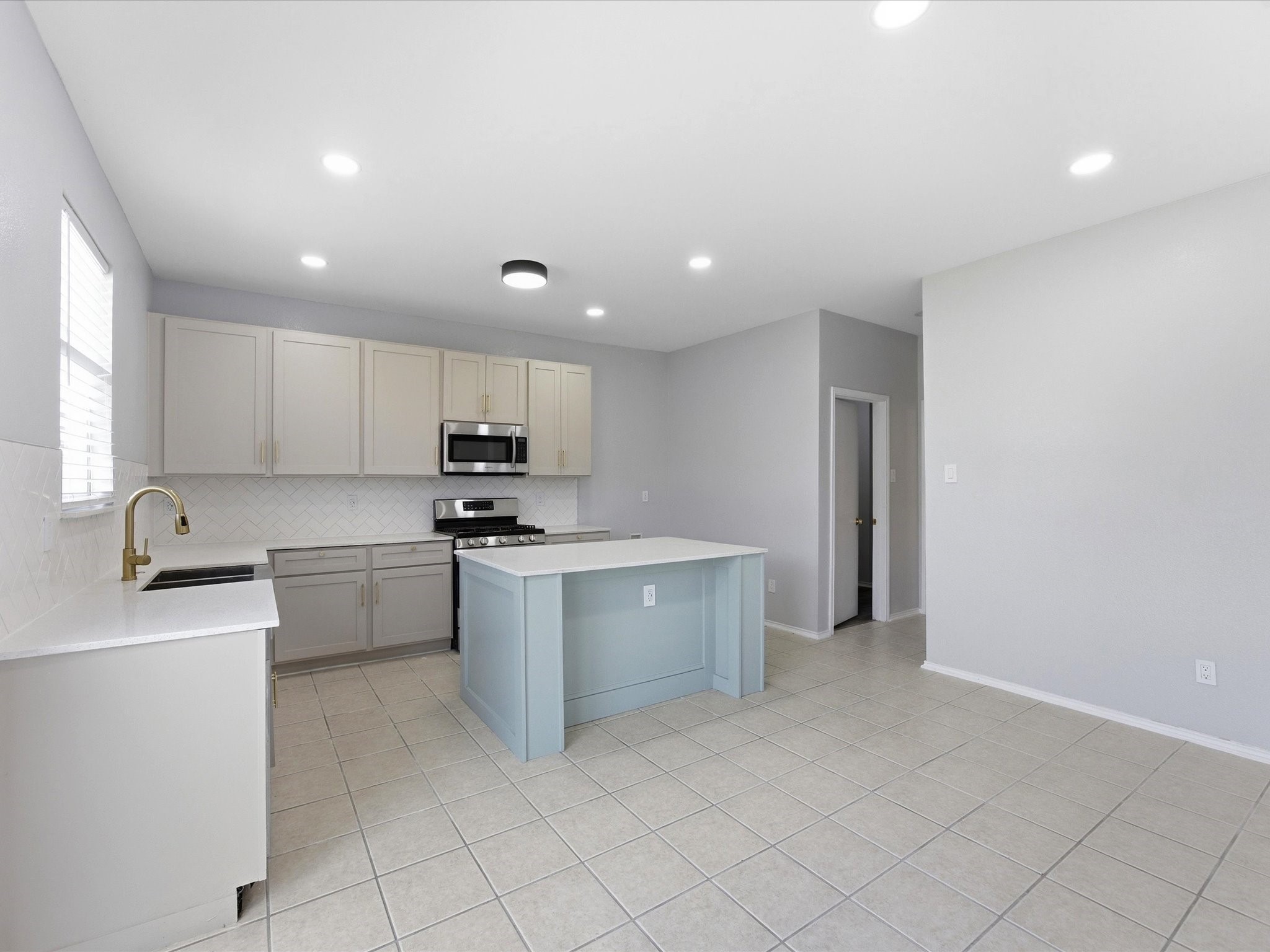 137 Heritage Drive Crowley TX 76036