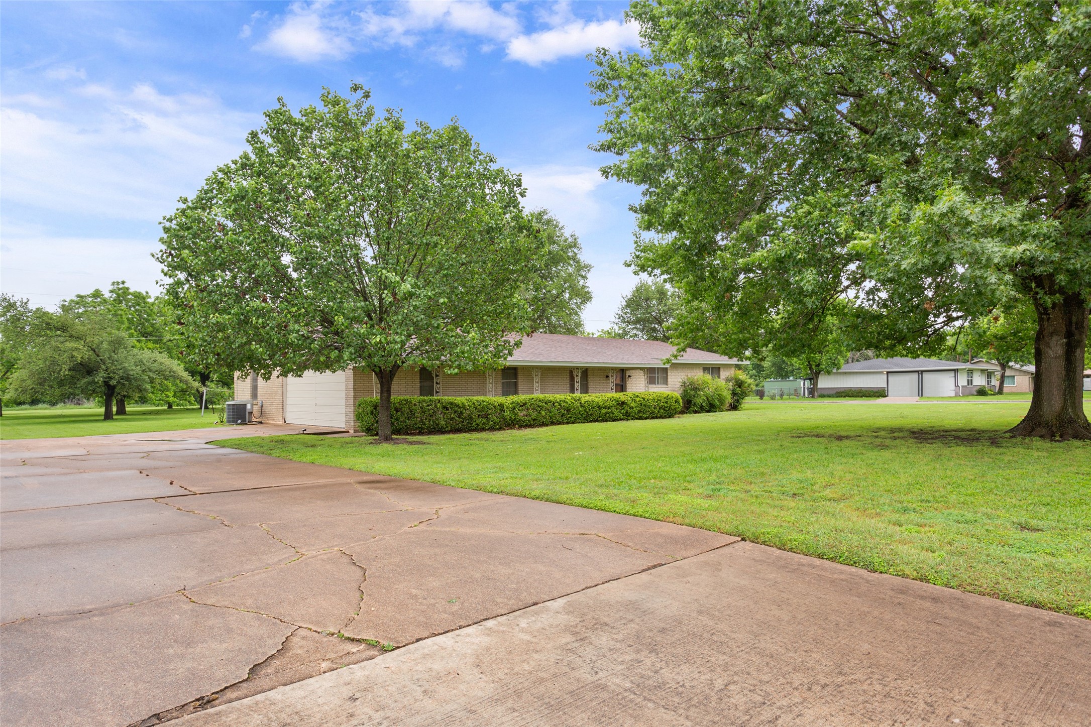2416 Gary Lane Waco TX 76708