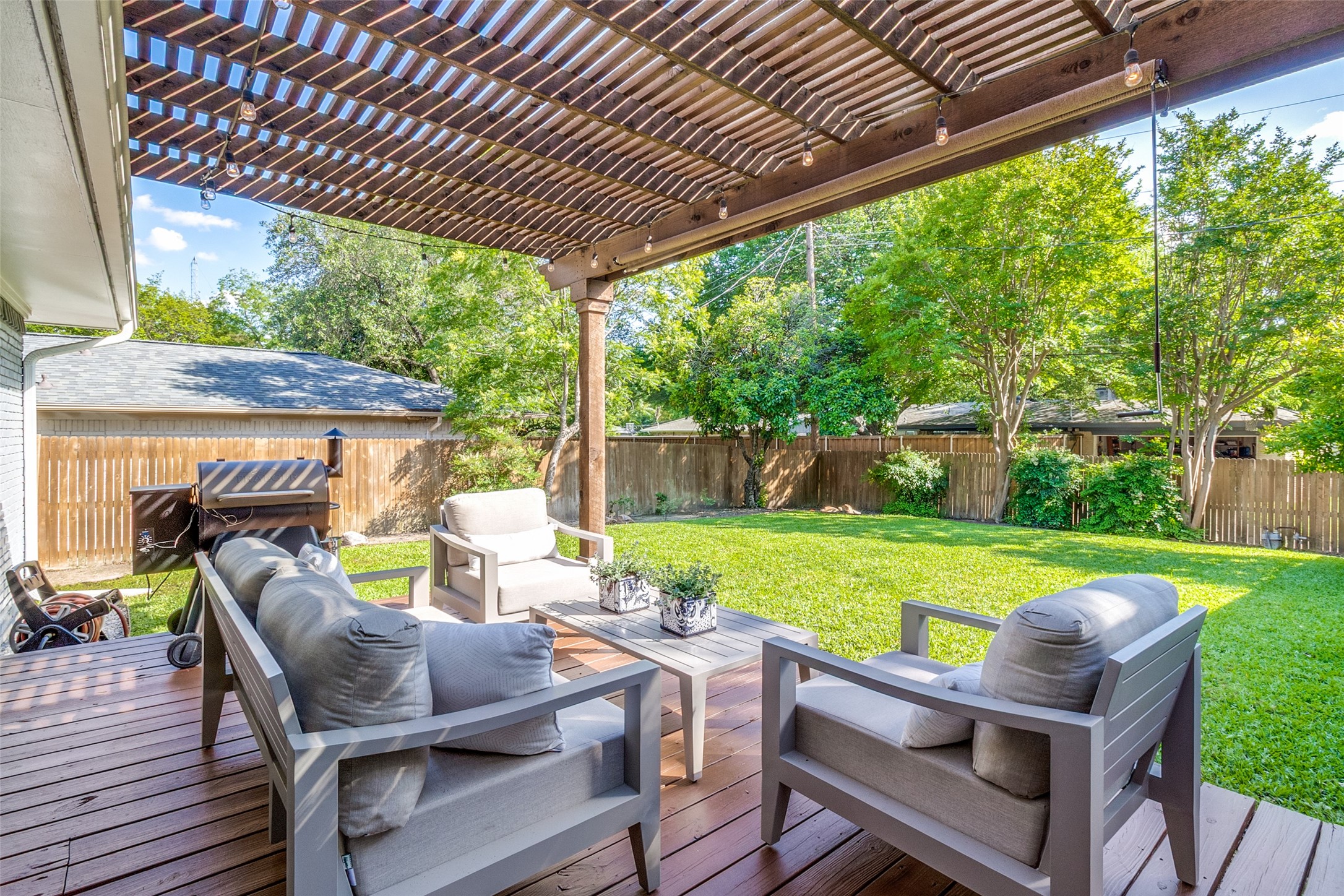833 Overglen Drive Dallas TX 75218
