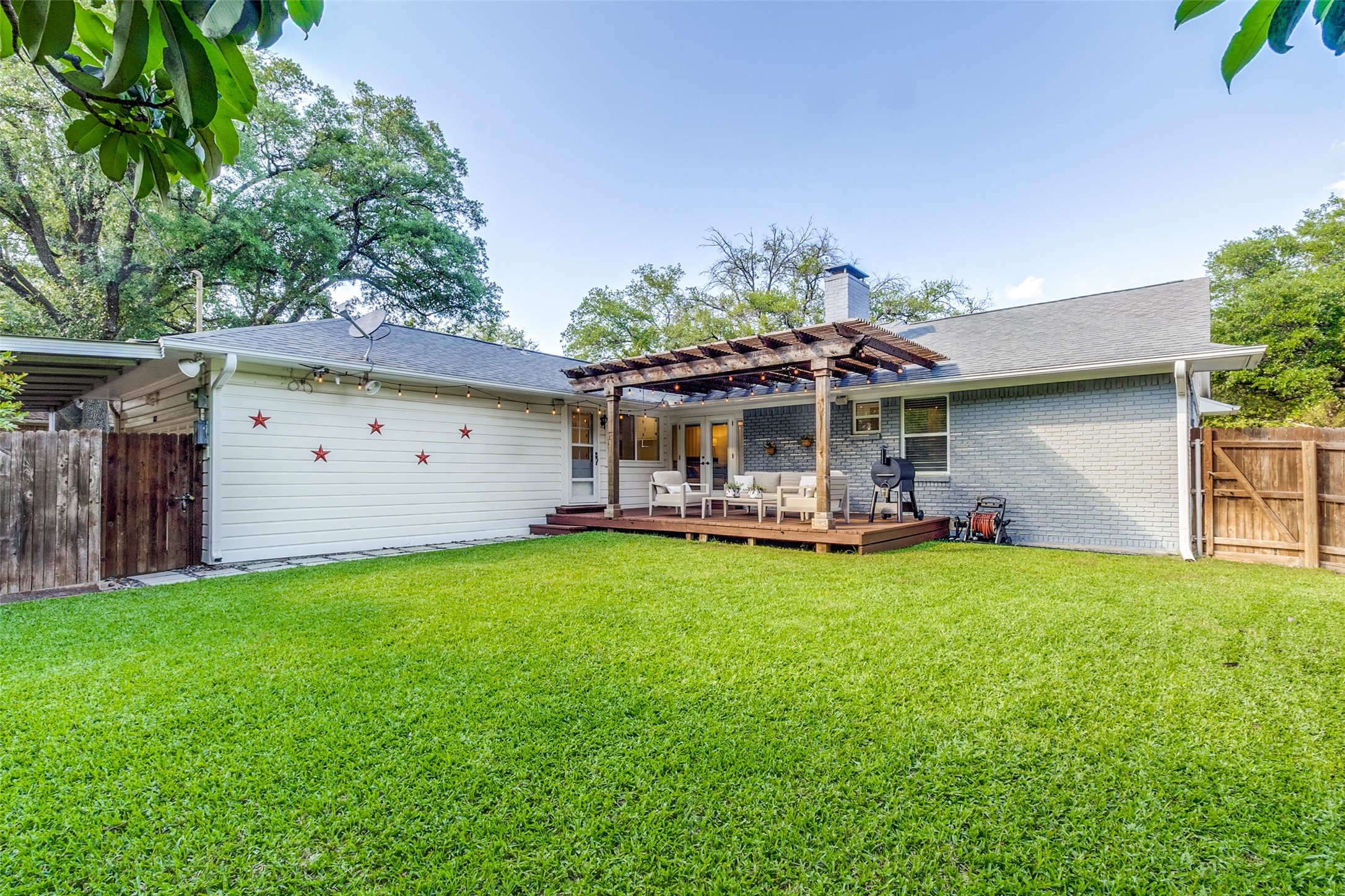 833 Overglen Drive Dallas TX 75218
