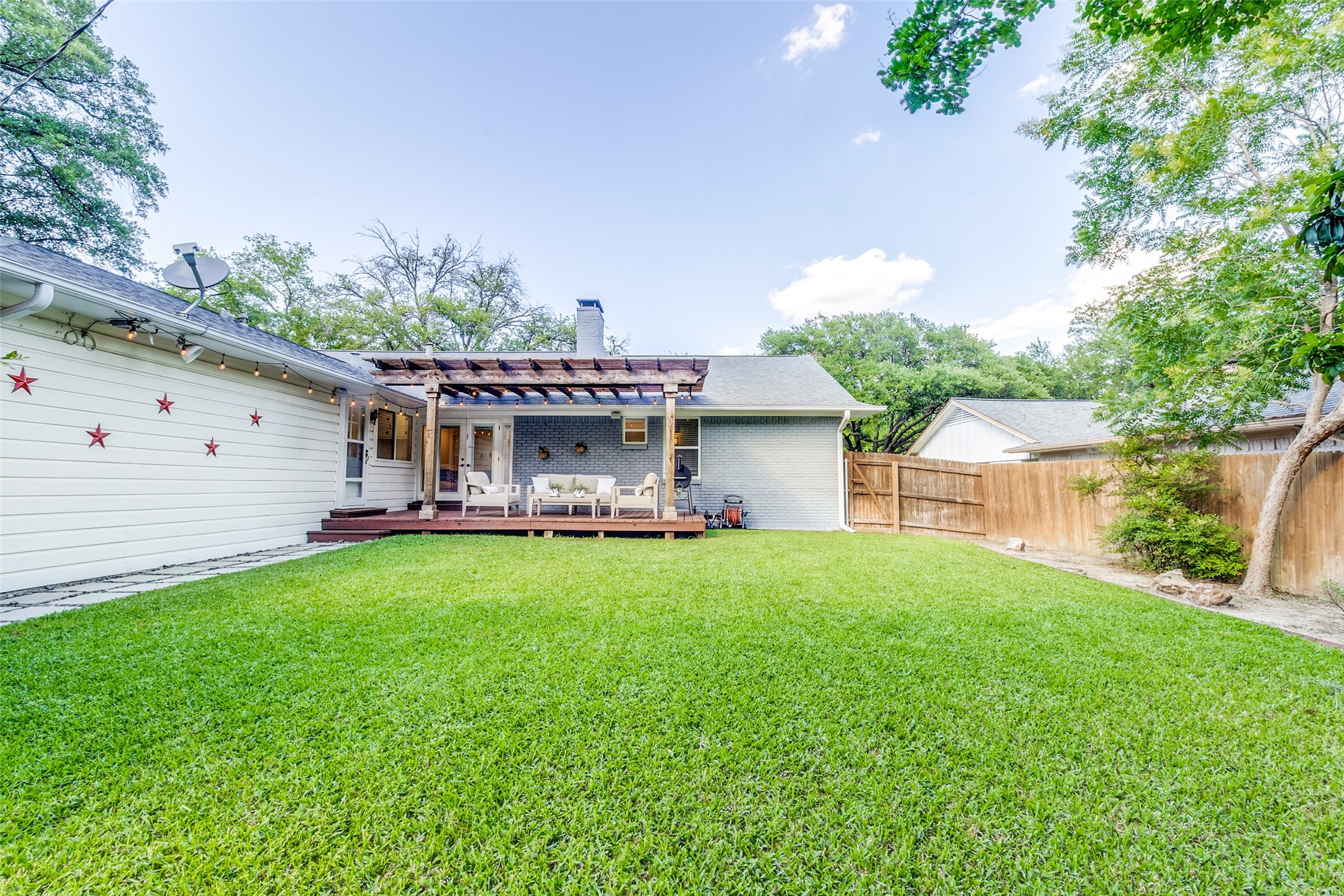 833 Overglen Drive Dallas TX 75218