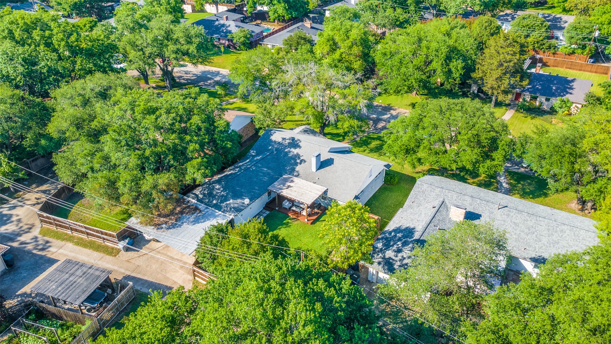 833 Overglen Drive Dallas TX 75218