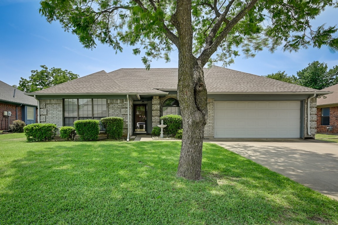 1821 Greenhaven Lane Grapevine TX 76051