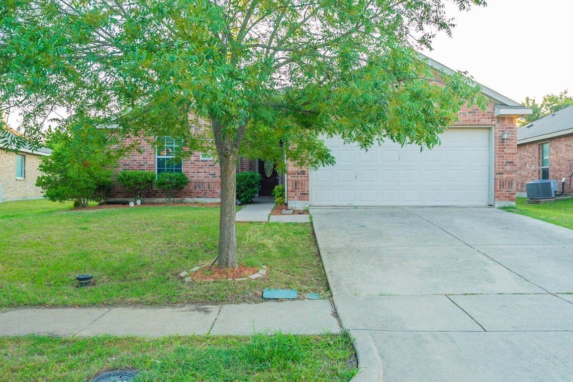 2032 Shady Glen Trail Princeton TX 75407