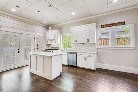 718 Parker Street Mckinney TX 75069