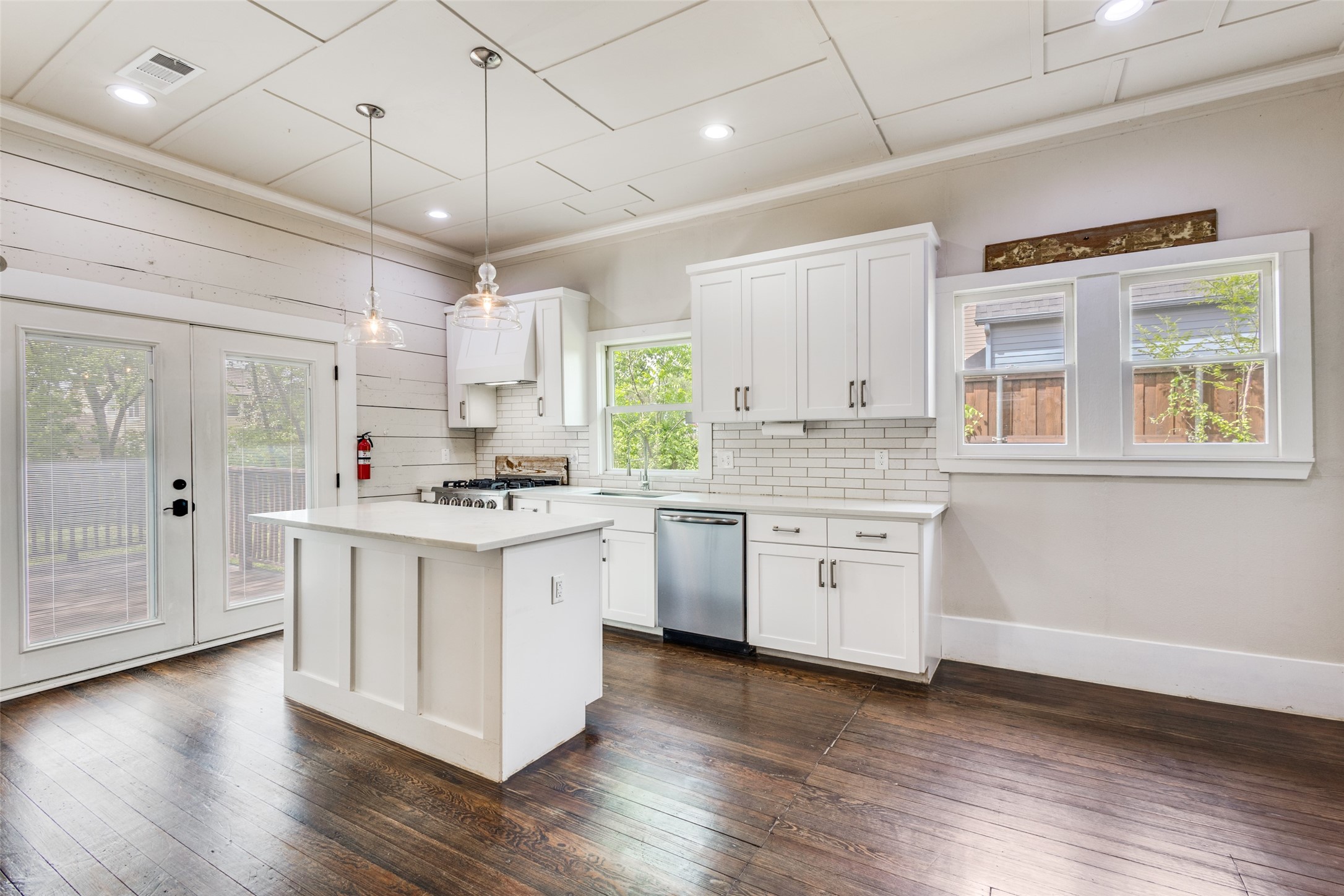 718 Parker Street Mckinney TX 75069