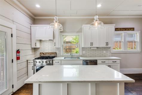 718 Parker Street Mckinney TX 75069