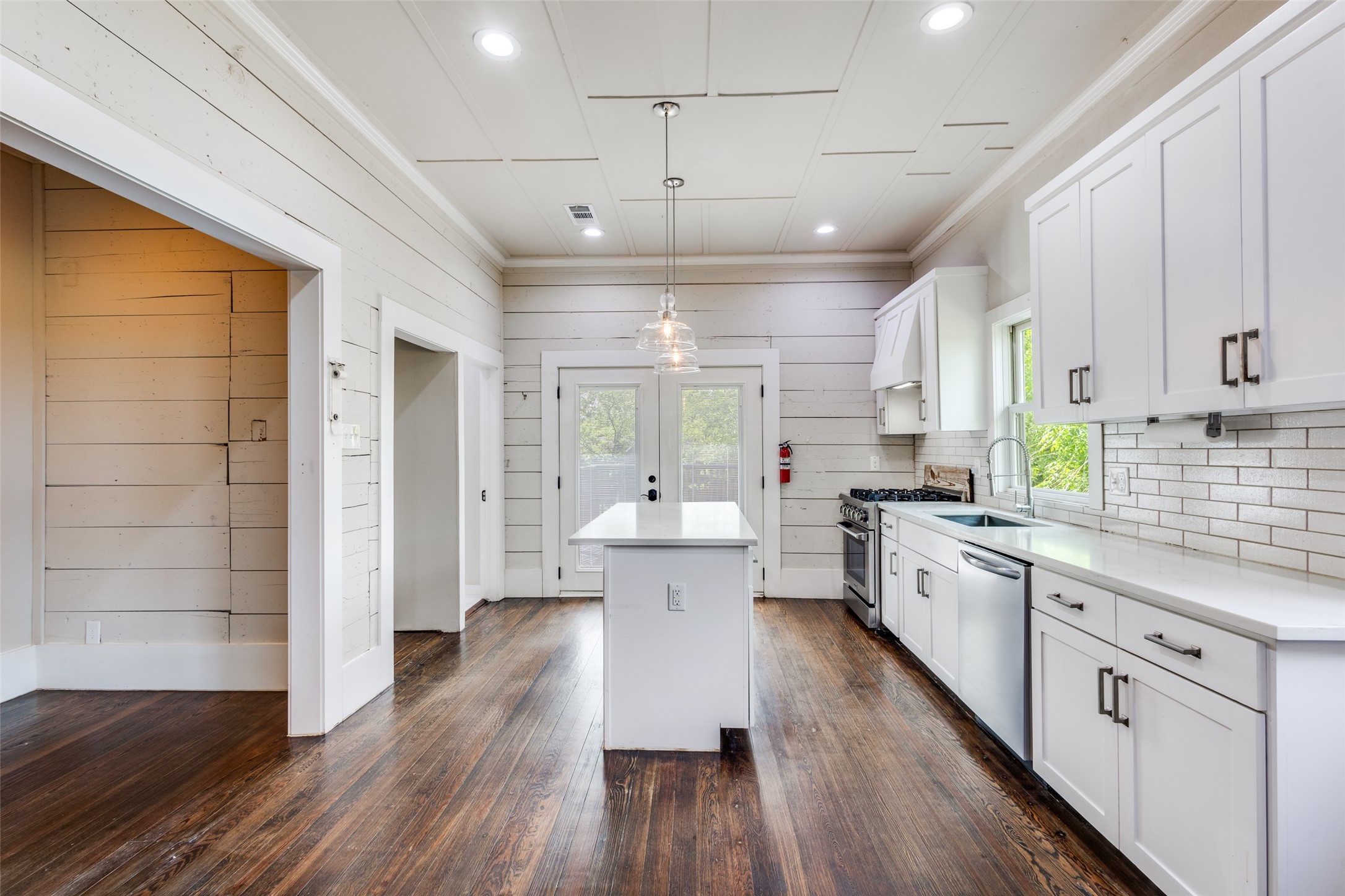 718 Parker Street Mckinney TX 75069