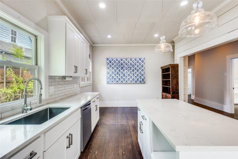 718 Parker Street Mckinney TX 75069