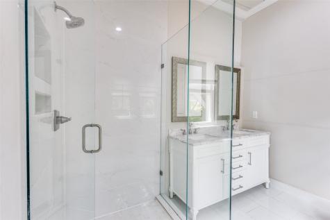 718 Parker Street Mckinney TX 75069