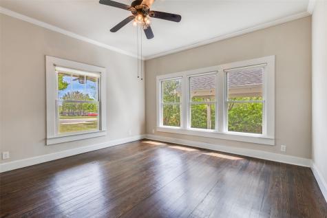 718 Parker Street Mckinney TX 75069