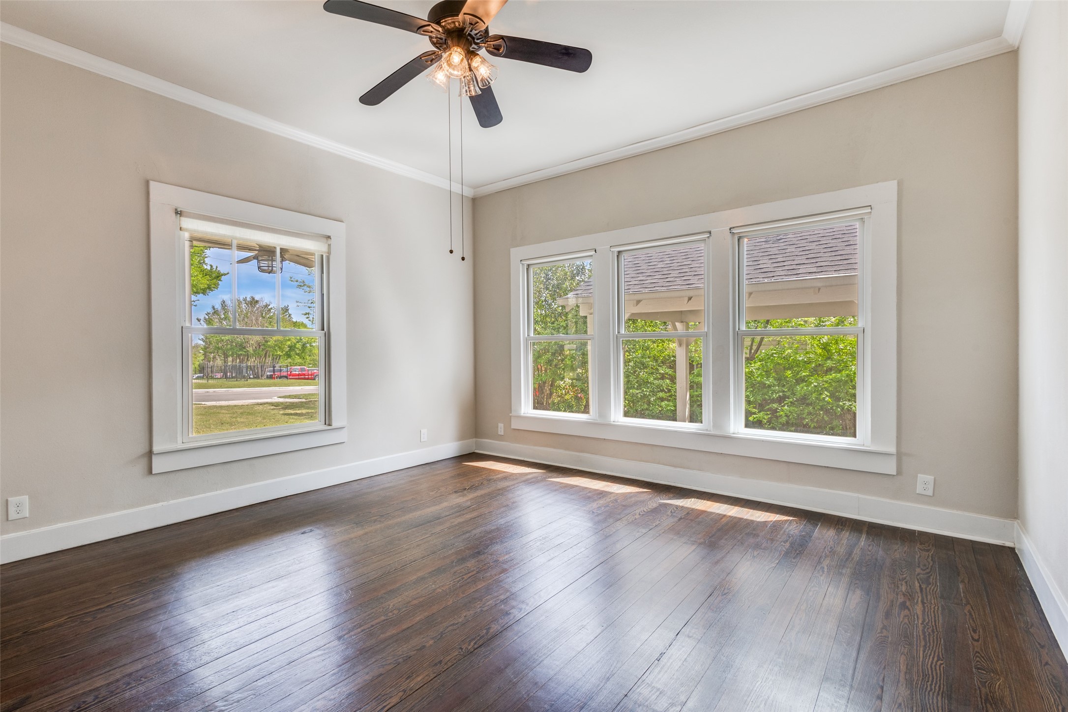 718 Parker Street Mckinney TX 75069