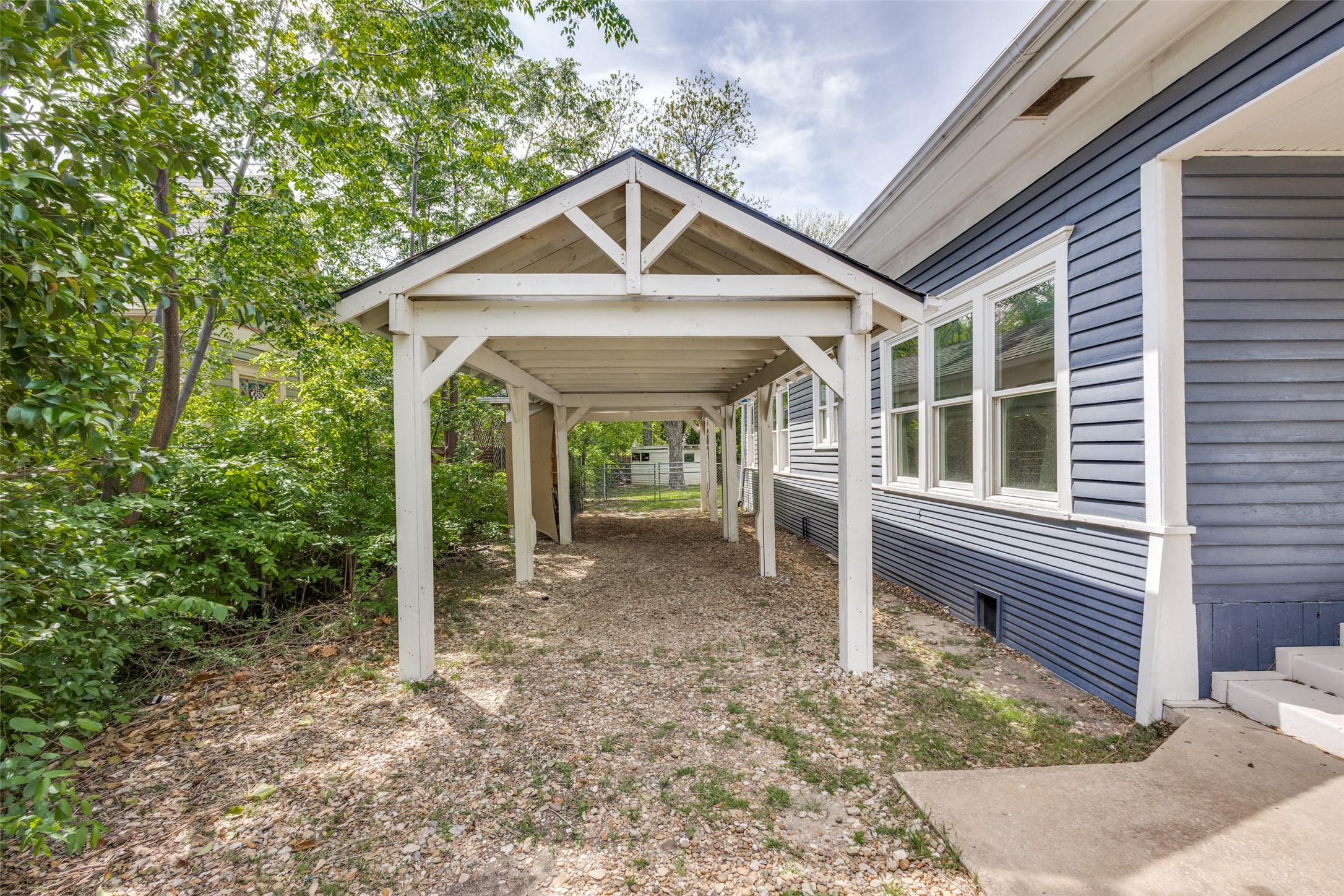 718 Parker Street Mckinney TX 75069