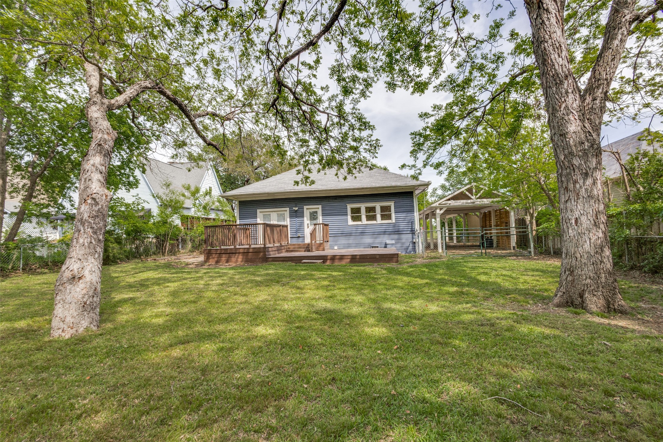 718 Parker Street Mckinney TX 75069