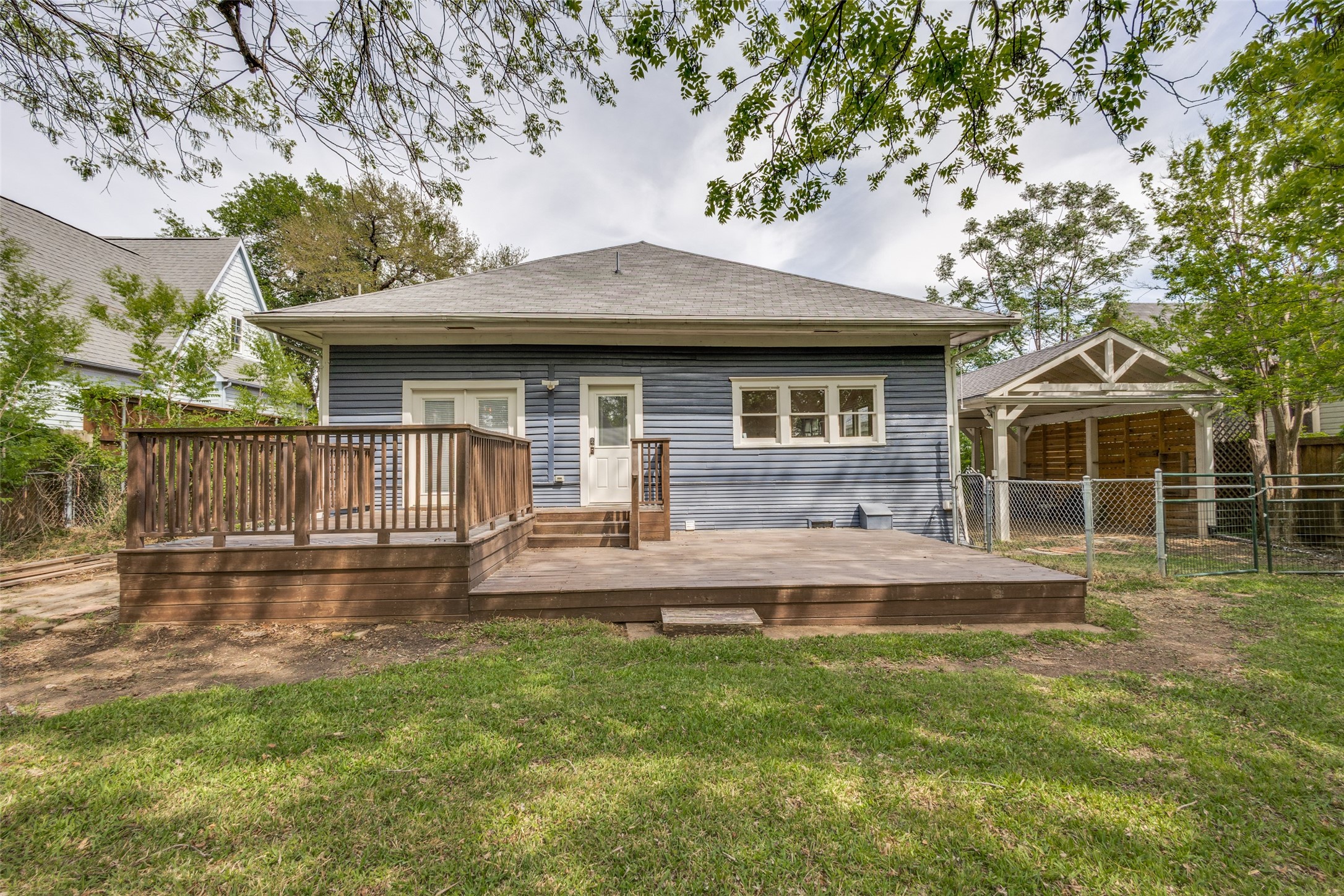 718 Parker Street Mckinney TX 75069