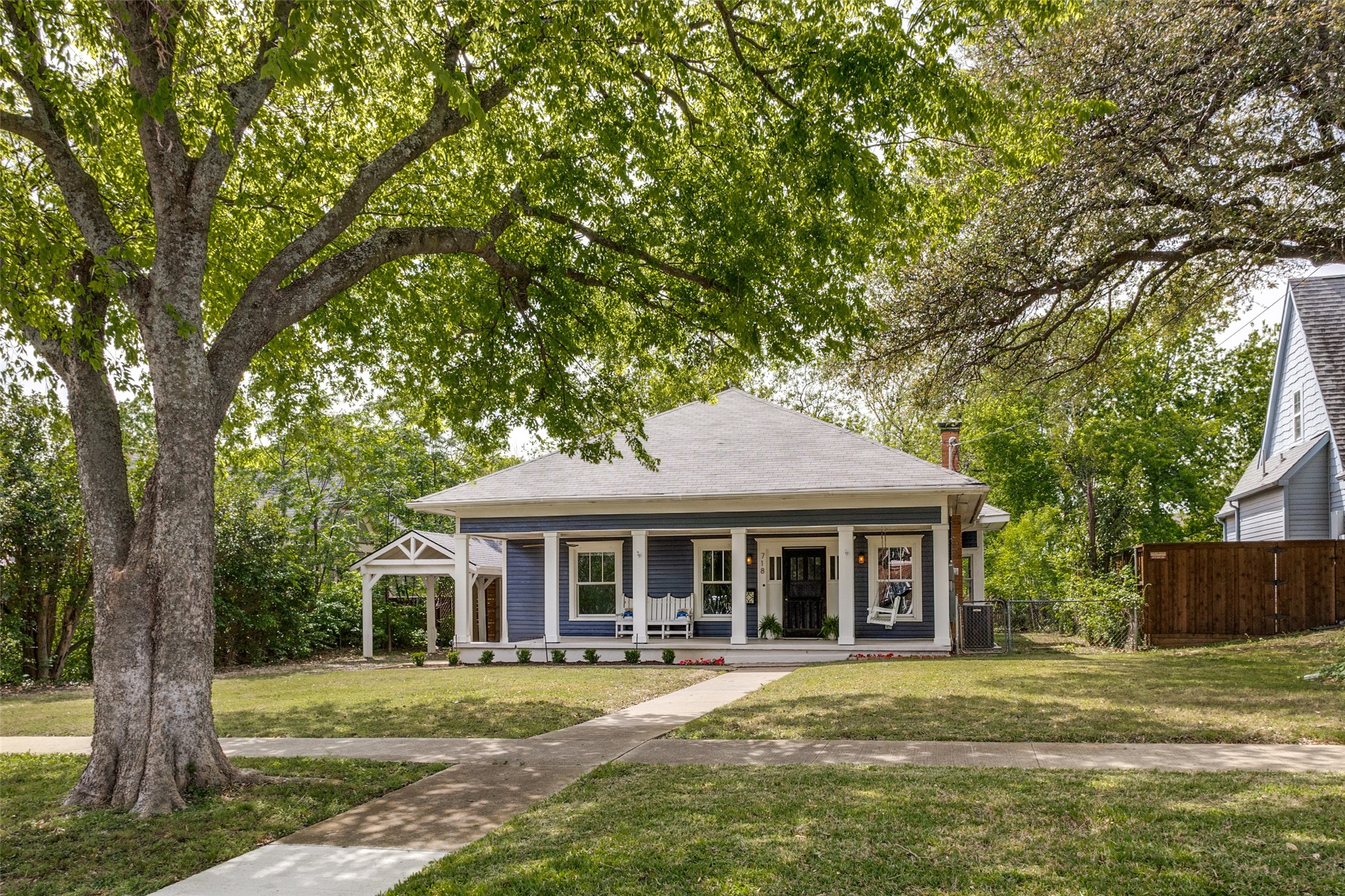 718 Parker Street Mckinney TX 75069