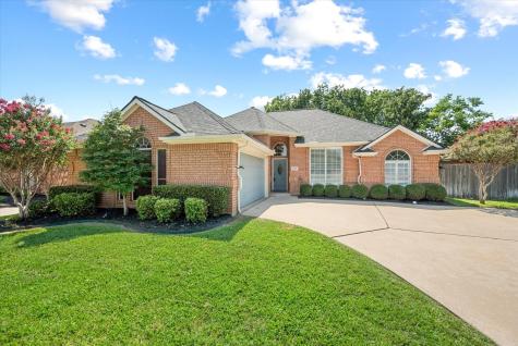 2713 Fox Glenn Court Hurst TX 76054