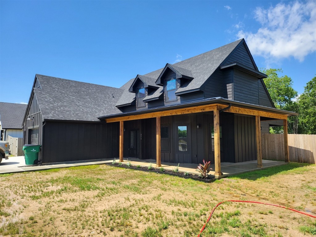213 N Howard Street Alvord TX 76225