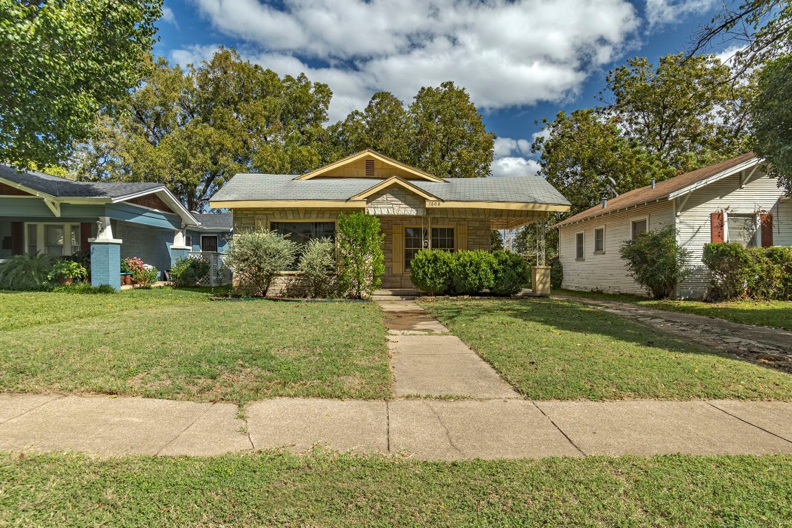 1608 Lincoln Avenue Fort Worth TX 76164