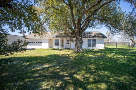 1916 S Highway 14 Groesbeck TX 76642