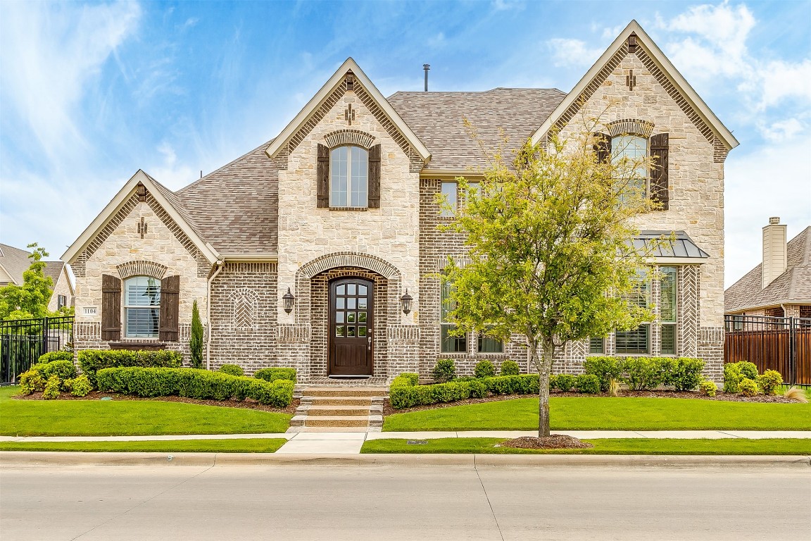 1104 Blue Lake Boulevard Arlington TX 76005