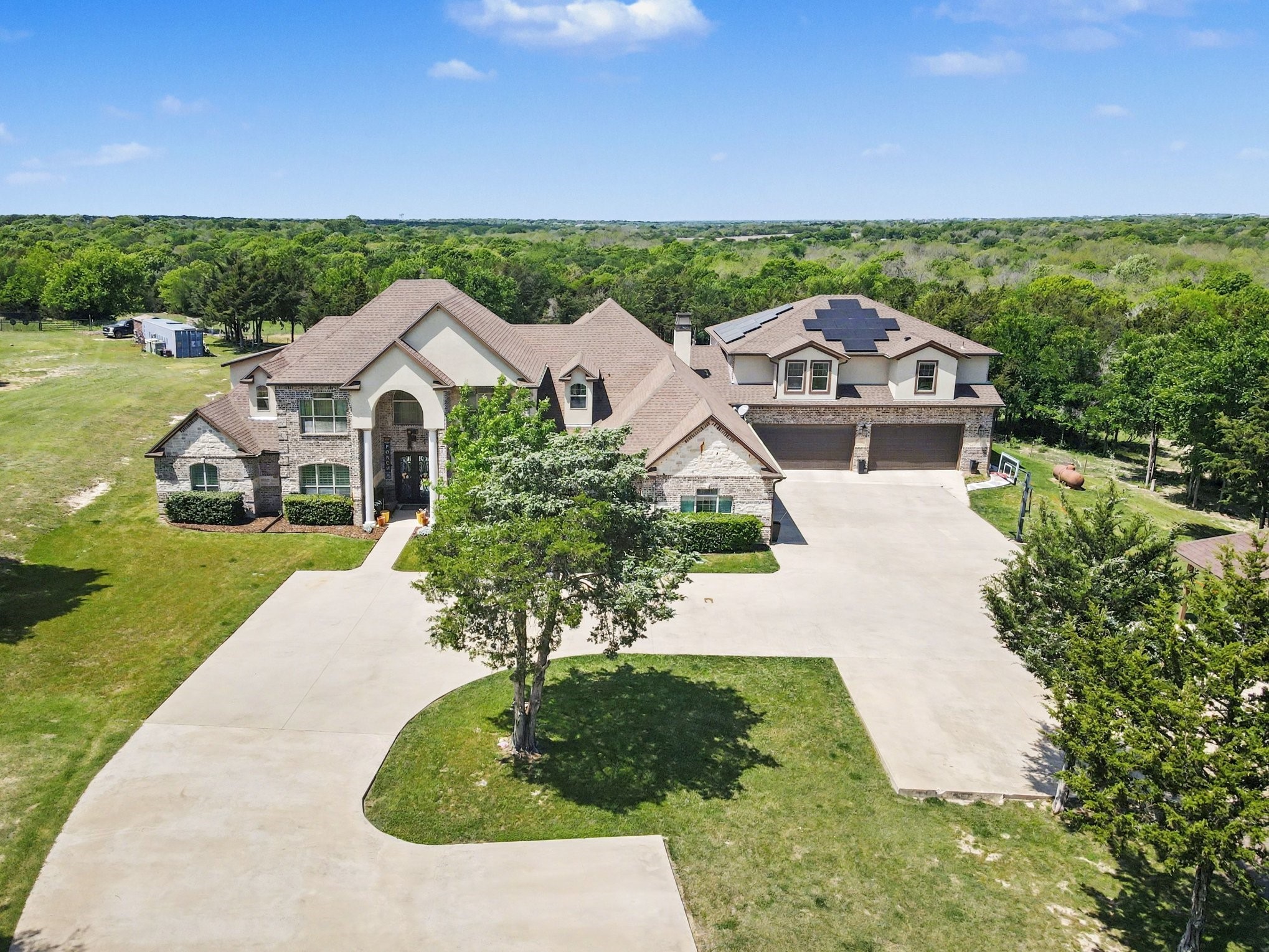 505 S Bluegrove Road Lancaster TX 75146