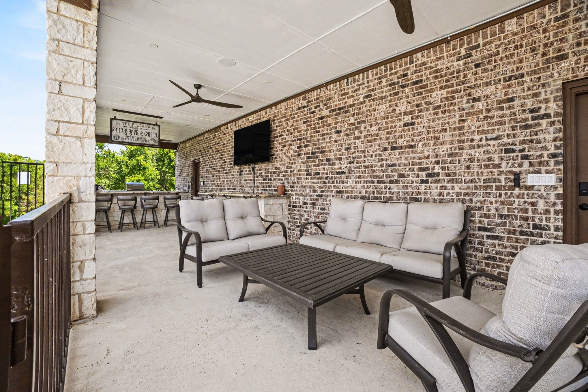 505 S Bluegrove Road Lancaster TX 75146