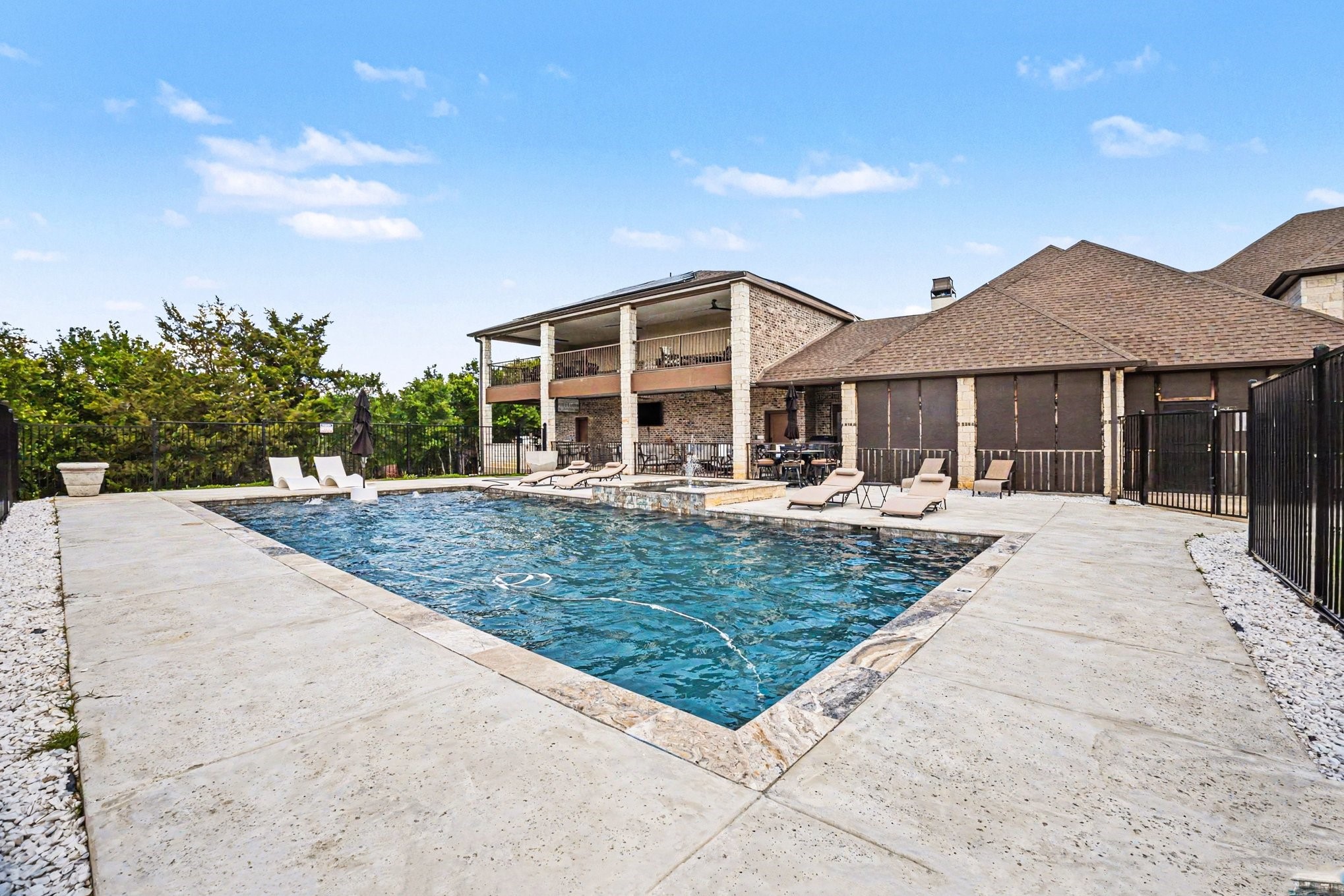 505 S Bluegrove Road Lancaster TX 75146