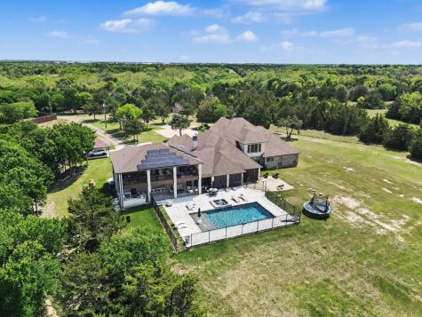 505 S Bluegrove Road Lancaster TX 75146